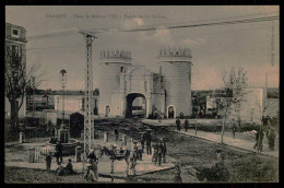 BADAJOZ -Plaza De Alfonso XIII Y Puerta De Las Palmas. ( Ed. Vicente Rodriguez) Carte Postale - Badajoz