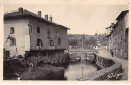 AIXE SUR VIENNE - Pont Sur L'Aixette Et Maison Natale De Mgr Pierre Eugène ROUGERIE - Très Bon état - Aixe Sur Vienne