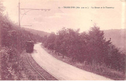 TROIS EPIS - La Route Et Le Tramway - état - Trois-Epis