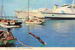 BAHAMAS - Nassau - Boy Diving For Coins - Carte Postale - Bahamas