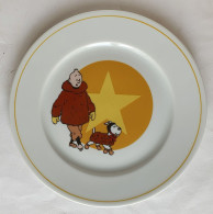 ASSIETTE A DESSERT EN PORCELAINE TINTIN - TABLE & COULEURS 19,5 Cm 1993 - HERGE LES SOVIETS - Tischkunst