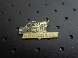 Pin's Mercedes Goodyear Estampillé Sauvagine - Mercedes