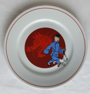 ASSIETTE A DESSERT EN PORCELAINE TINTIN - TABLE & COULEURS 19,5 Cm 1993 - HERGE LE LOTUS BLEU - Tischkunst