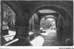 AFWP3-70-0302 - LUXEUIL-les-BAINS - Haute-saône - Les Arcades De La Maison François I - Rue Victor-cenoux - Luxeuil Les Bains