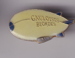 Pin's  Gauloise Blondes Dirigeable Réf 8526 - Airships