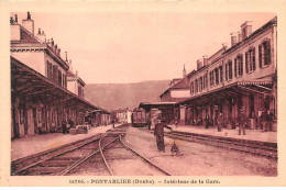 25 - PONTARLIER - SAN52539 - Intérieur De La Gare - Train - Pontarlier