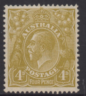 AUSTRALIA 1929  4d  YELLOW - OLIVE KGV STAMP  PERF.13.1/2 X 12.1/2 SMW SG.102  MNH - Ungebraucht