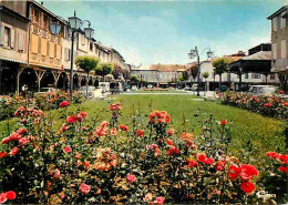 09 - Mirepoix - Le Centre - Les Couverts - Vue D'ensemble - Fleurs - Automobiles - CPM - Voir Scans Recto-Verso - Mirepoix