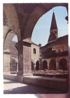 38 - CREMIEU - LE CLOITRE ET L'EGLISE - 19965 - Crémieu