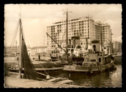 BATEAUX - REMORQUEURS DUGESCLIN ET SAINT-BRIAC - ST-NAZAIRE - Tugboats