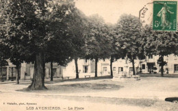 CPA 38 - LES AVENIERES (Isère) - La Place - Les Avenières