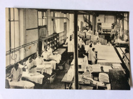 LISIEUX : Blanchisserie Du Progrès 20, Rue Rose-Harel - Un Aperçu De L'un De Nos Ateliers - (2 Trous D'épingles) - Industrie