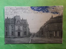 STE SAINTE MENEHOULD,  Marne , La Caisse D'épargne Et Avenue Victor Hugo,  Période Guerre 1915 - Sainte-Menehould