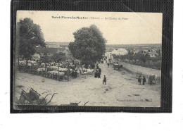 58-SAINT-PIERRE-LE-MOUTIER- Une Vue Animée Du MARCHE Aux BESTIAUX Sur Le CHAMP De FOIRE En 1900 - Saint Pierre Le Moutier