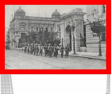CPA BELGRADE (Yougoslavie)  Régiment Passant Devant Le Palais Royal...CO2089 - Yugoslavia