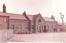 Wymondham Station Ca. 1900 HERUITGAVE - Estaciones Sin Trenes