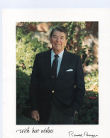 PHOTO GRAND FORMAT - ENV 1 - POLITIQUE - USA - ETATS UNIS - PHOTO DECIDACEE DU PRESIDENT AMERICAIN RONALD REAGAN - Signed Photographs