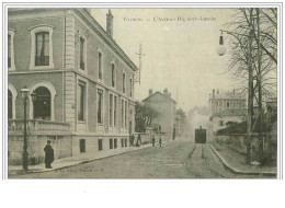 38.VOIRON.L'AVENUE DUGUEYT-JOUVIN.TRAMWAY - Voiron