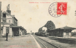 SURDON - La Gare Intérieure. - Bahnhöfe Mit Zügen