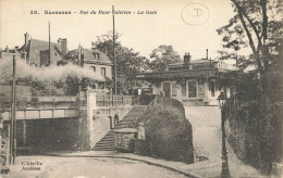 E328 Suresnes Rue Du Mont Valérien La Gare - Suresnes