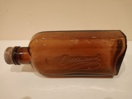 Antiguo Bote De Farmacia De Cristal De La Marca Darmstadt E. Merck. Marca En Relieve - Otros & Sin Clasificación