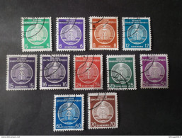 GERMANIA DDR GERMANY ALLEMAGNE DEUTSCHLAND 1954 ARMOIRIES FOND CENTRAL POINTILLE MNHL - Zentraler Kurierdienst