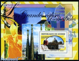 Guinea, Republic 2007 Cathedrals, Pope S/s, Mint NH, Religion - Churches, Temples, Mosques, Synagogues - Pope - Churches & Cathedrals