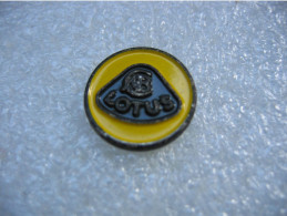 Pin's Du Logo Des Automobiles LOTUS - Sonstige & Ohne Zuordnung