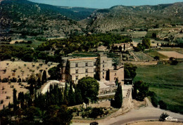 LOURMARIN  ( VAUCLUSE )  VUE AERIENNE. LE CHATEAU RENAISSANCE. . . .   ( LEGER PLI ) - Lourmarin