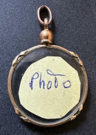 Très Jolie Pendentif Pour Mettre Une Photo Souvenir à L'intérieure - Autres & Non Classés