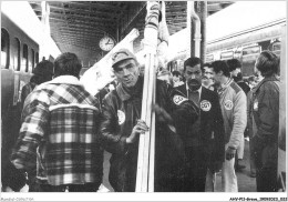 AHVP11-0951 - GREVE - Soutien Aux Grévistes De L'alsthom Saint-ouen - L'accueil Des Alsthom-belfort - Gare De L'est  - Strikes