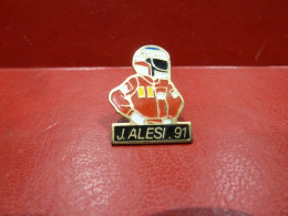 PIN'S " PILOTE F1 J.ALESI ". - F1