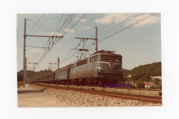 Photo Locomotive SNCF BB 9213 Train Supplémentaire Paris Bordeaux 1977 Cenon Gironde 33 Aquitaine Sud Ouest France 9200 - Treni