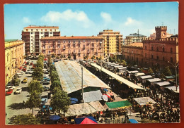 CHIETI - Place Garibaldi - Le Marché - 1977 (c916) - Chieti