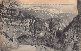 27102 " ENVIRONS DE VOIRON-LES GORGES DU GROSSEY ET LA GRANDE SURE " -VERA FOTO-CART. POST.  SPED.1918 - Voiron