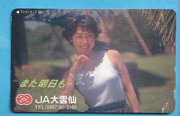 Japan Telefonkarte Japon Télécarte Phonecard -  Girl Frau Women Femme - Personnages