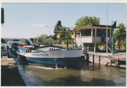 CPM - 78 - Eclusière Surveillant Le Passage Du Bateau Automoteur L'Andromeda Dans L'écluse De BOUGIVAL (30/05/2021) - Bougival