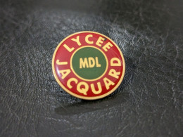 D Pins Pin's MDL Lycee Jacquard La Maison Des Lyceens Lavelanet Caudry Badge Tres Bon Etat Diametre : 19 Mm Envois Soign - Associations