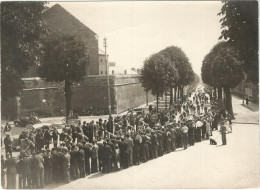 CYCLISME : COURSE PARIS VALENCIENNES LE 22 MAI 1949 , PASSAGE DU PELOTON A ? - Cycling