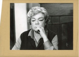 La Comédienne  SIMONE SIGNORET  Dans " Chérie Inconnue " - Beroemde Personen