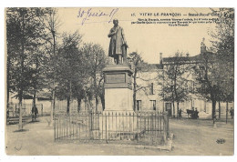 CPA 51 VITRY-le-FRANCOIS Statue Royer Collard - Vitry-le-François