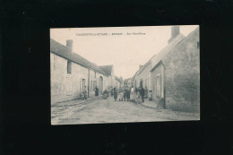 89 - VILLENEUVE LA GUYARD - Bichain - Rue Notre-Dame ( Animée) - Villeneuve-la-Guyard