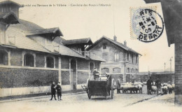 CPA. [75] > PARIS > Marché Aux Bestiaux De La Villette - Conduite Des Porcs à L'Abattoir - (XIXe Arrt.) - 1905 - TBE - Paris (19)