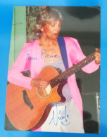 AUTOGRAPHE DE NICOLE RIEU SUR PHOTO - Sänger Und Musiker