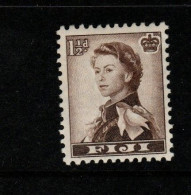 Fiji SG 282 1954 Queen Elizabeth II Definitives, 1.5d Sepia, Mint Hinged - Fidschi-Inseln (...-1970)