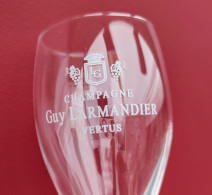 6 Verres / Flûtes à Champagne Gravées Guy Larmandier Vertus - Glazen