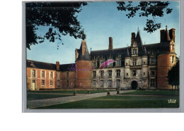 MAINTENON 28 - L'entrée Principale Du Château Façade Nord Carte Vierge - Maintenon