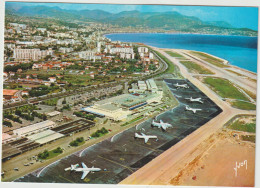 LD61 : Alpes Maritimes : NICE : Aéroport - Avion - Transport (air) - Airport