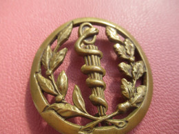 Insigne De Béret Militaire Ancien  / Service De Santé /COINDEROUX Paris  / Mi-XXéme      IB70 - Medicina