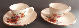 Lot 341 - 2 Tasses Et 2 Soucoupes Vintage (café Ou Thé) Céramique De GIEN Années 60/70. Blanc Crème Décor Florale - Kopjes